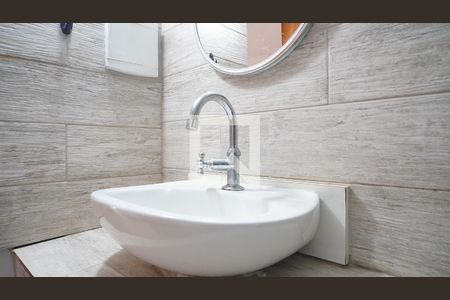 Casa para alugar com 48m², 2 quartos e sem vagaBanheiro