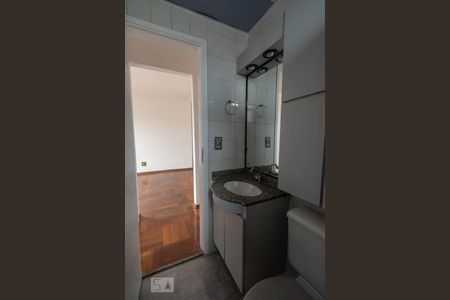 Banheiro de apartamento à venda com 2 quartos, 56m² em Vila Francisco Matarazzo, Santo André