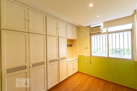 Quarto 2 de apartamento para alugar com 3 quartos, 130m² em Icaraí, Niterói