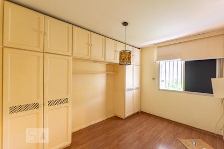 Apartamento para alugar com 130m², 3 quartos e 1 vagaSuite 