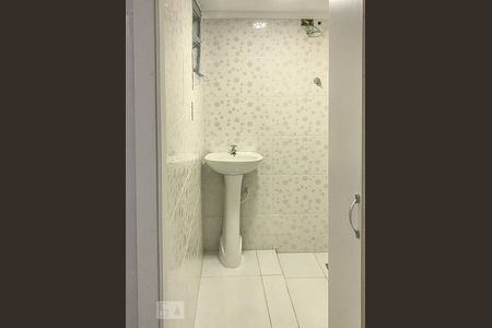 Banheiro de casa para alugar com 1 quarto, 50m² em Chácara Inglesa, São Paulo