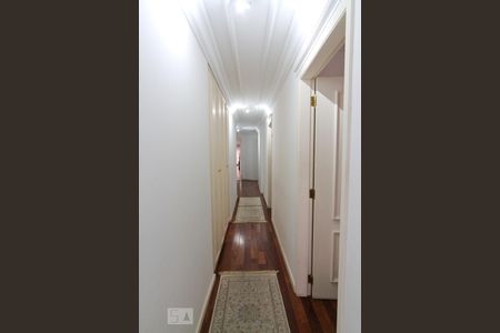 Apartamento à venda com 260m², 4 quartos e 4 vagas Apartamento à venda com 260m², 4 quartos e 4 vagasCorredor