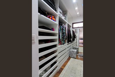 Apartamento à venda com 260m², 4 quartos e 4 vagas Apartamento à venda com 260m², 4 quartos e 4 vagasCloset da Suíte master