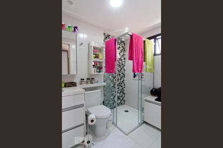 Apartamento à venda com 260m², 4 quartos e 4 vagas Apartamento à venda com 260m², 4 quartos e 4 vagasBanheiro da Suíte 2