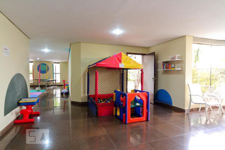 Apartamento à venda com 260m², 4 quartos e 4 vagas Apartamento à venda com 260m², 4 quartos e 4 vagasBrinquedoteca