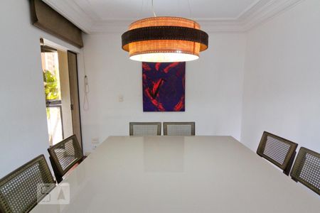 Apartamento à venda com 260m², 4 quartos e 4 vagas Apartamento à venda com 260m², 4 quartos e 4 vagasSala de Jantar