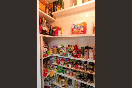 Apartamento à venda com 260m², 4 quartos e 4 vagas Apartamento à venda com 260m², 4 quartos e 4 vagasDespensa