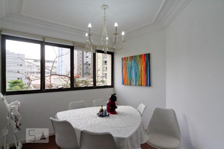 Apartamento à venda com 260m², 4 quartos e 4 vagas Apartamento à venda com 260m², 4 quartos e 4 vagasCopa