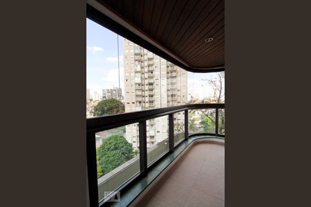 Apartamento à venda com 260m², 4 quartos e 4 vagas Apartamento à venda com 260m², 4 quartos e 4 vagasVaranda da Suíte 1