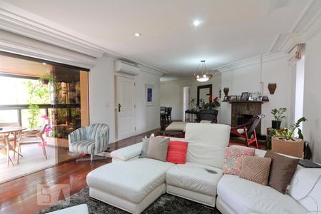 Apartamento à venda com 260m², 4 quartos e 4 vagas Apartamento à venda com 260m², 4 quartos e 4 vagasSala