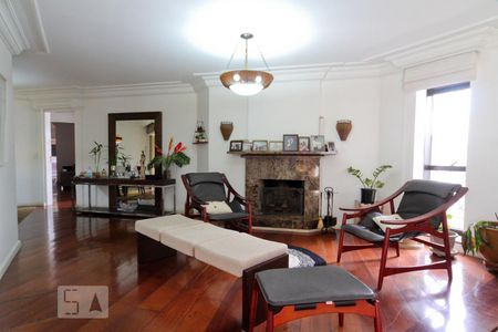 Apartamento à venda com 260m², 4 quartos e 4 vagas Apartamento à venda com 260m², 4 quartos e 4 vagasSala de Estar