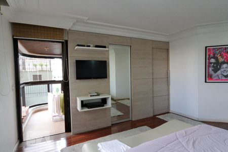 Apartamento à venda com 260m², 4 quartos e 4 vagas Apartamento à venda com 260m², 4 quartos e 4 vagasSuíte master