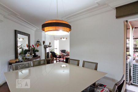 Apartamento à venda com 260m², 4 quartos e 4 vagas Apartamento à venda com 260m², 4 quartos e 4 vagasSala de Jantar