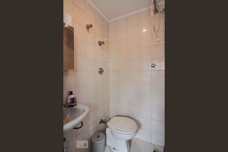Apartamento à venda com 260m², 4 quartos e 4 vagas Apartamento à venda com 260m², 4 quartos e 4 vagasBanheiro de Serviço