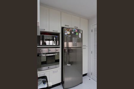 Apartamento à venda com 260m², 4 quartos e 4 vagas Apartamento à venda com 260m², 4 quartos e 4 vagasCozinha
