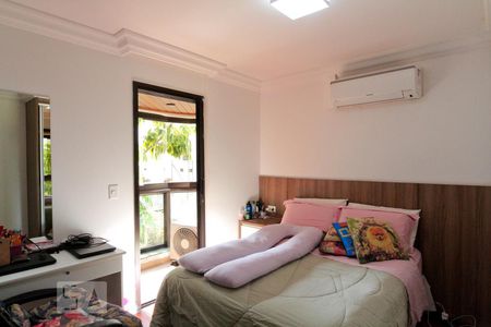 Apartamento à venda com 260m², 4 quartos e 4 vagas Apartamento à venda com 260m², 4 quartos e 4 vagasSuíte 3