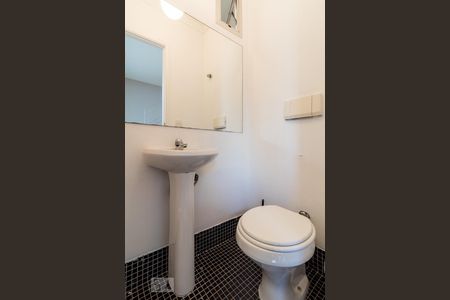 Lavabo de apartamento para alugar com 2 quartos, 80m² em Indianópolis, São Paulo