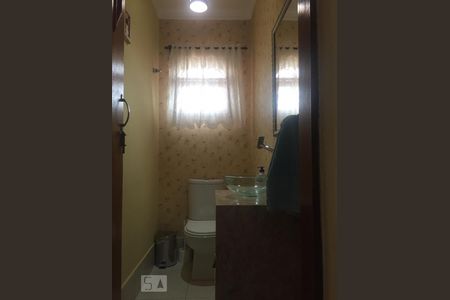 Casa à venda com 230m², 3 quartos e 5 vagas Casa à venda com 230m², 3 quartos e 5 vagasBanheiro 3