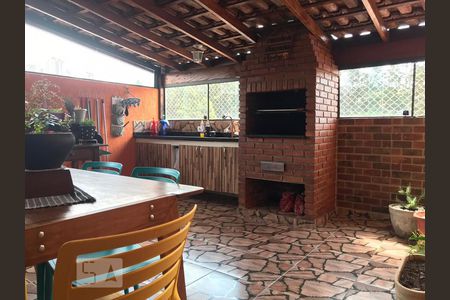 Casa à venda com 230m², 3 quartos e 5 vagas Casa à venda com 230m², 3 quartos e 5 vagasChurrasqueira