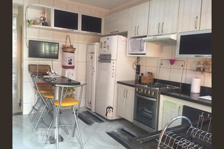 Casa à venda com 230m², 3 quartos e 5 vagas Casa à venda com 230m², 3 quartos e 5 vagaszinha