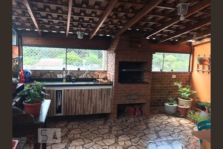 Casa à venda com 230m², 3 quartos e 5 vagas Casa à venda com 230m², 3 quartos e 5 vagasChurrasqueira