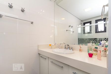 Apartamento à venda com 171m², 3 quartos e 2 vagasBanheiro da segunda suíte