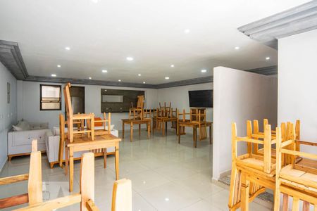 Apartamento à venda com 198m², 2 quartos e 2 vagas Apartamento à venda com 198m², 2 quartos e 2 vagasÁrea comum - Salão de festas