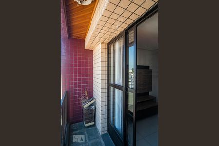 Apartamento à venda com 198m², 2 quartos e 2 vagas Apartamento à venda com 198m², 2 quartos e 2 vagasVaranda