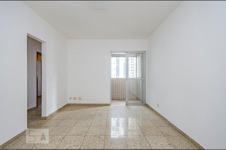 Sala de apartamento à venda com 3 quartos, 75m² em Belvedere, Belo Horizonte