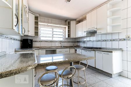 Casa à venda com 227m², 3 quartos e 2 vagas Casa à venda com 227m², 3 quartos e 2 vagasCozinha