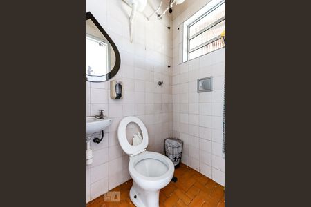 Casa à venda com 227m², 3 quartos e 2 vagas Casa à venda com 227m², 3 quartos e 2 vagasBanheiro de Serviço