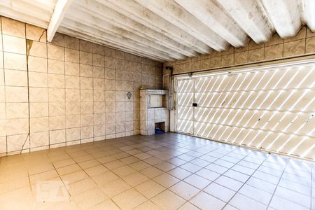 Casa à venda com 227m², 3 quartos e 2 vagas Casa à venda com 227m², 3 quartos e 2 vagasGaragem