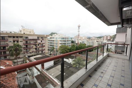 Apartamento à venda com 166m², 4 quartos e 2 vagasVaranda 2