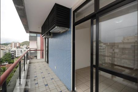 Apartamento à venda com 166m², 4 quartos e 2 vagasVaranda 2