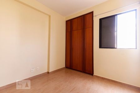 quarto 01 de apartamento para alugar com 2 quartos, 68m² em Mansões Santo Antônio, Campinas