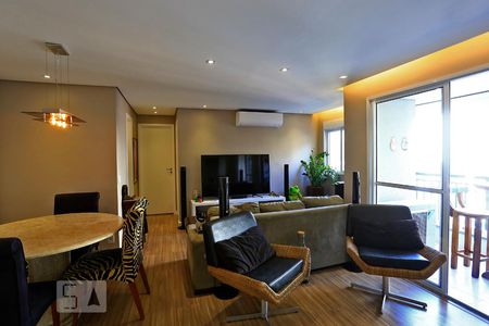 Sala de apartamento à venda com 2 quartos, 65m² em Vila Suzana, São Paulo