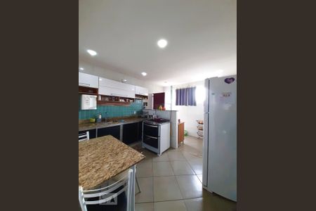 Casa para alugar com 200m², 3 quartos e sem vaga Casa para alugar com 200m², 3 quartos e sem vagaCozinha