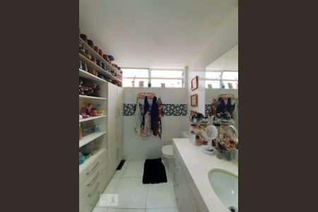 Casa para alugar com 200m², 3 quartos e sem vaga Casa para alugar com 200m², 3 quartos e sem vagaBanheiro da Suíte