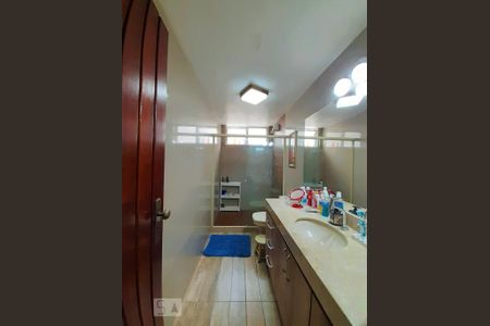 Banheiro Social de casa para alugar com 3 quartos, 200m² em Higienópolis, Rio de Janeiro