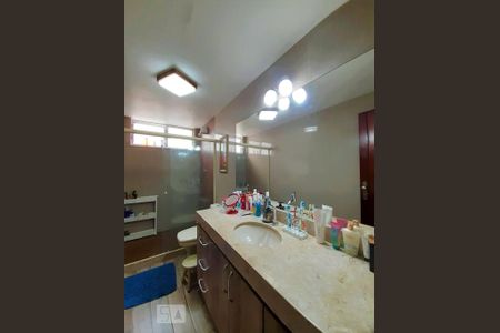 Casa para alugar com 200m², 3 quartos e sem vaga Casa para alugar com 200m², 3 quartos e sem vagaBanheiro Social