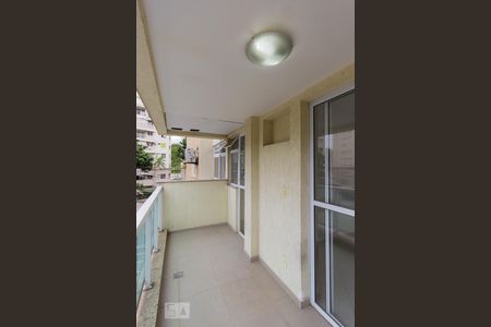 Apartamento à venda com 66m², 2 quartos e 1 vagaVaranda Sala/Área de Serviço