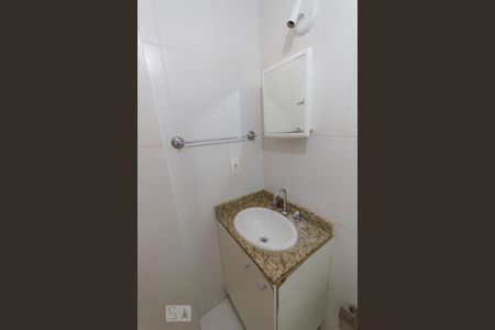 Apartamento à venda com 66m², 2 quartos e 1 vagaBanheiro Social