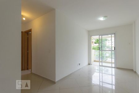 Apartamento à venda com 66m², 2 quartos e 1 vagaSala