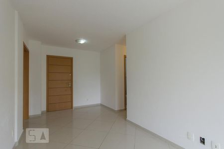 Apartamento à venda com 66m², 2 quartos e 1 vagaSala