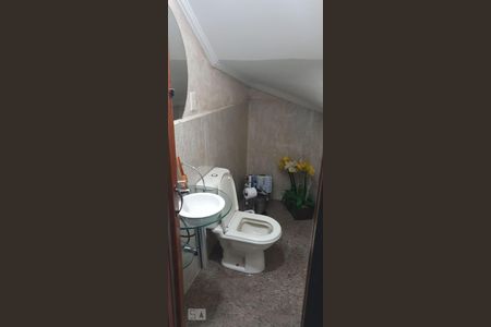 Casa à venda com 305m², 3 quartos e 4 vagasLavabo