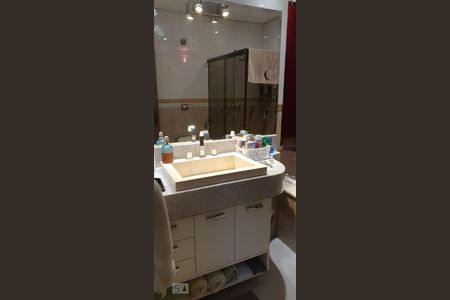 Casa à venda com 305m², 3 quartos e 4 vagasBanheiro 1