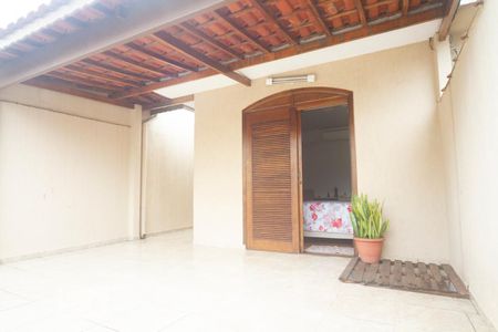 Varanda de casa para alugar com 3 quartos, 230m² em Cipava, Osasco