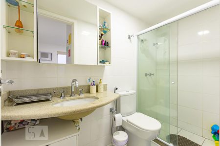 Apartamento à venda com 70m², 2 quartos e 1 vaga Apartamento à venda com 70m², 2 quartos e 1 vagaBanheiro da Suíte