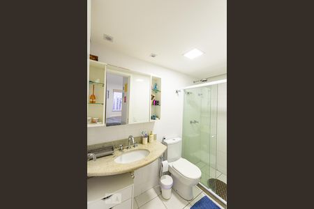 Apartamento à venda com 70m², 2 quartos e 1 vaga Apartamento à venda com 70m², 2 quartos e 1 vagaBanheiro da Suíte