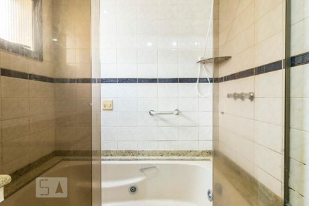 Apartamento para alugar com 300m², 3 quartos e 3 vagasBanheiro da Suíte